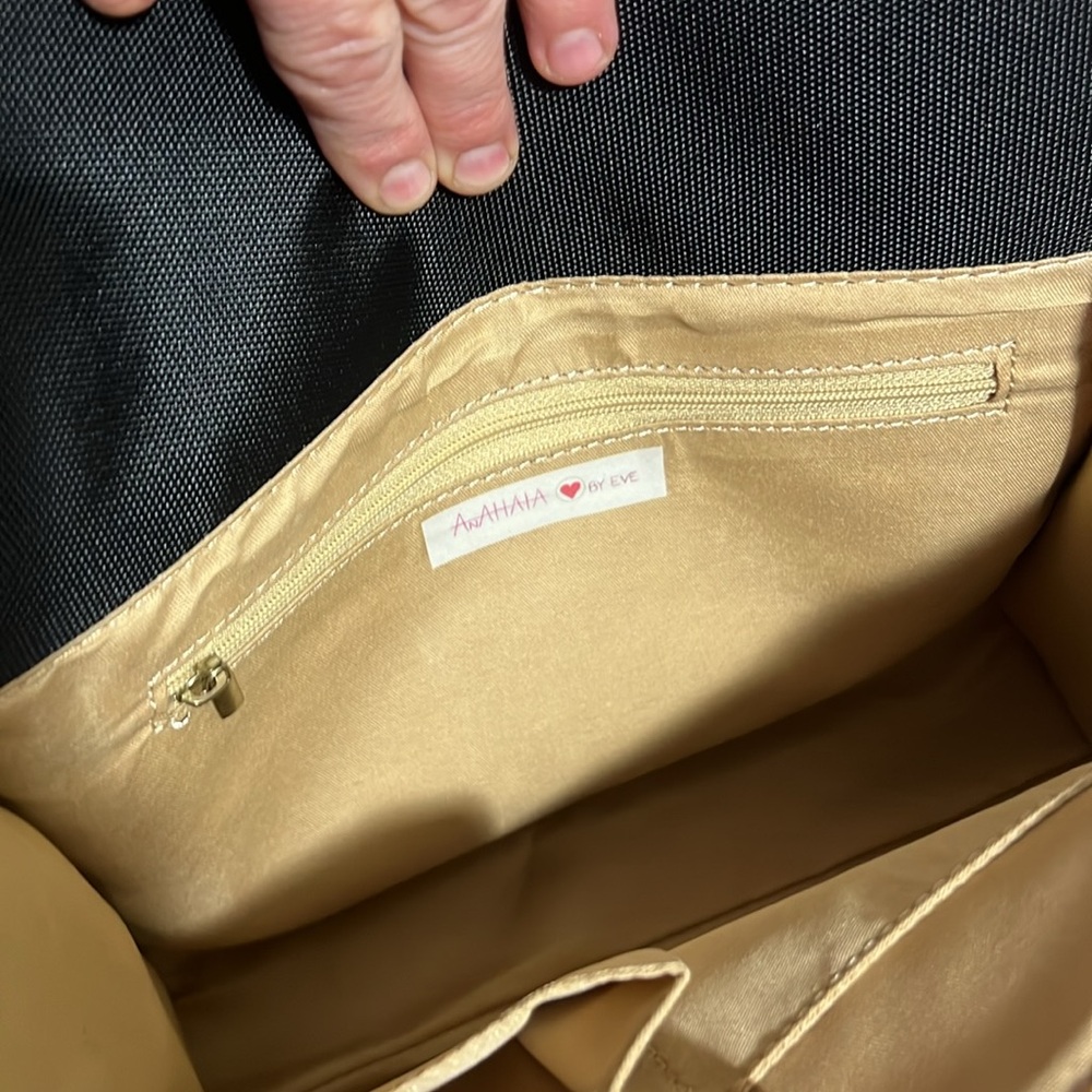 Lion Heart purse - Picture 14 of 15
